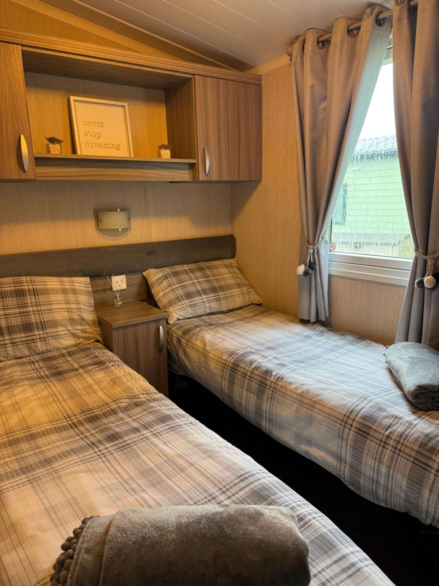 Silver Birch Retreat - Percy Woods Country Retreat With 18 Hole Free Golf Alnwick Kültér fotó